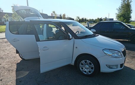 Skoda Fabia II, 2011 год, 450 000 рублей, 3 фотография