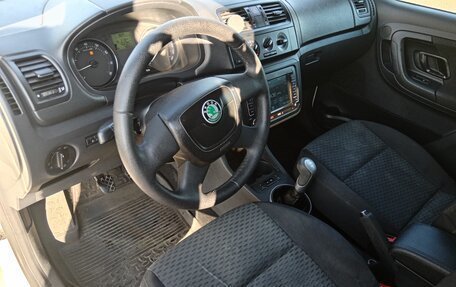 Skoda Fabia II, 2011 год, 450 000 рублей, 9 фотография