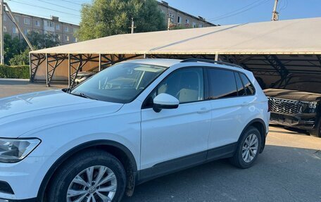 Volkswagen Tiguan II, 2017 год, 2 300 000 рублей, 3 фотография