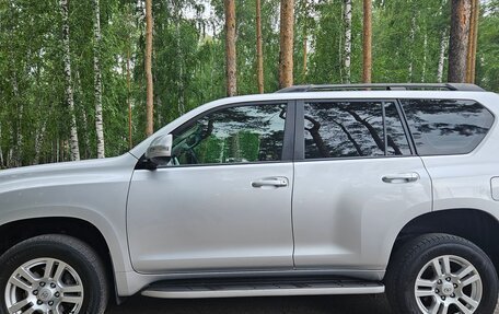 Toyota Land Cruiser Prado 150 рестайлинг 2, 2009 год, 3 250 000 рублей, 3 фотография