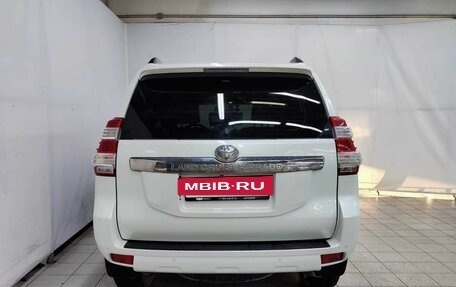 Toyota Land Cruiser Prado 150 рестайлинг 2, 2015 год, 4 128 000 рублей, 6 фотография