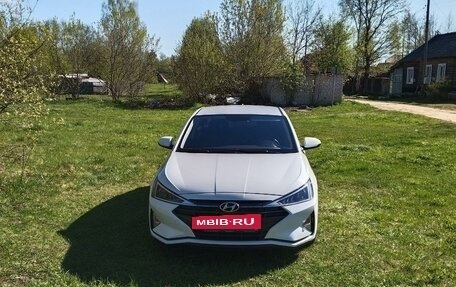 Hyundai Elantra VI рестайлинг, 2019 год, 1 825 000 рублей, 3 фотография