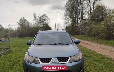 Mitsubishi Outlander III рестайлинг 3, 2007 год, 1 120 000 рублей, 2 фотография