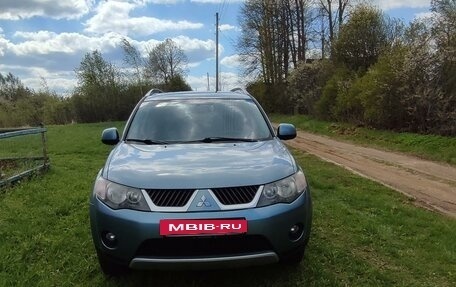 Mitsubishi Outlander III рестайлинг 3, 2007 год, 1 120 000 рублей, 3 фотография