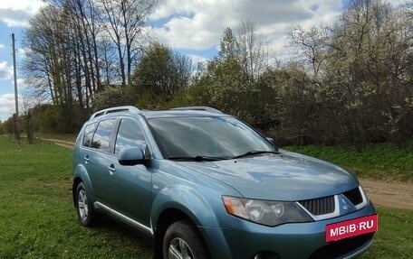 Mitsubishi Outlander III рестайлинг 3, 2007 год, 1 120 000 рублей, 4 фотография