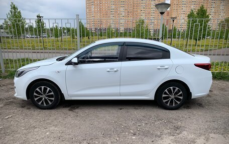 KIA Rio IV, 2018 год, 1 550 000 рублей, 3 фотография