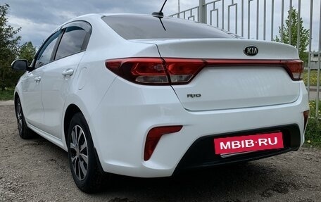 KIA Rio IV, 2018 год, 1 550 000 рублей, 5 фотография