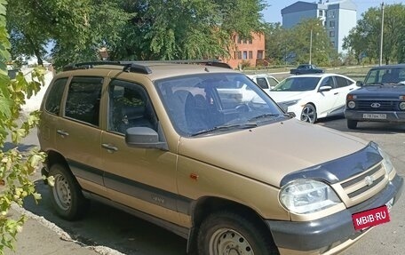 Chevrolet Niva I рестайлинг, 2004 год, 500 000 рублей, 2 фотография