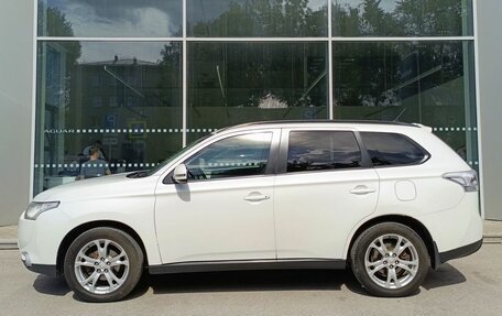 Mitsubishi Outlander III рестайлинг 3, 2013 год, 1 570 000 рублей, 8 фотография