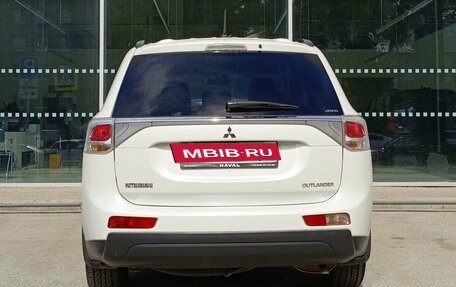 Mitsubishi Outlander III рестайлинг 3, 2013 год, 1 570 000 рублей, 6 фотография