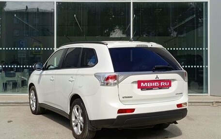 Mitsubishi Outlander III рестайлинг 3, 2013 год, 1 570 000 рублей, 7 фотография