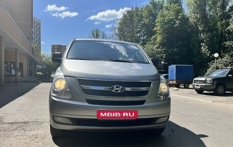 Hyundai Grand Starex Grand Starex I рестайлинг 2, 2016 год, 3 050 000 рублей, 2 фотография