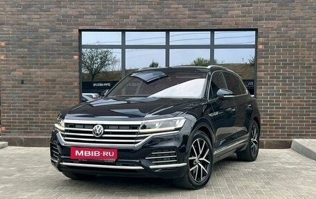 Volkswagen Touareg III, 2018 год, 5 400 000 рублей, 2 фотография