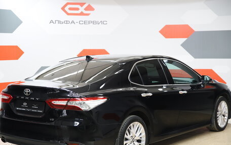 Toyota Camry, 2019 год, 3 450 000 рублей, 5 фотография