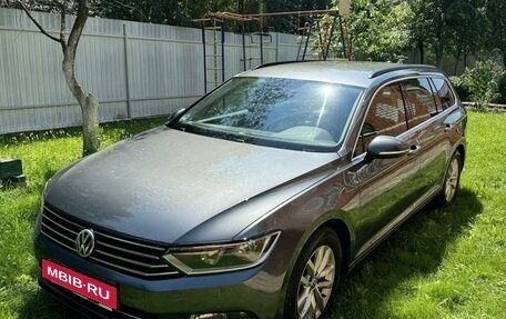 Volkswagen Passat B8 рестайлинг, 2015 год, 1 850 000 рублей, 2 фотография