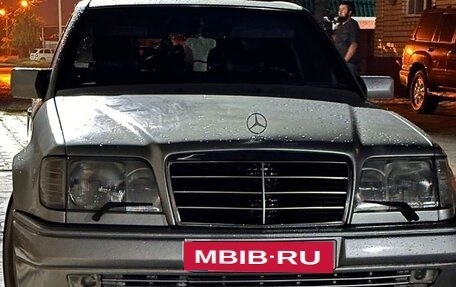 Mercedes-Benz W124, 1993 год, 950 000 рублей, 2 фотография