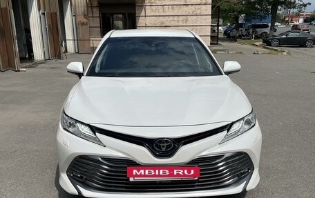 Toyota Camry, 2020 год, 3 700 000 рублей, 10 фотография