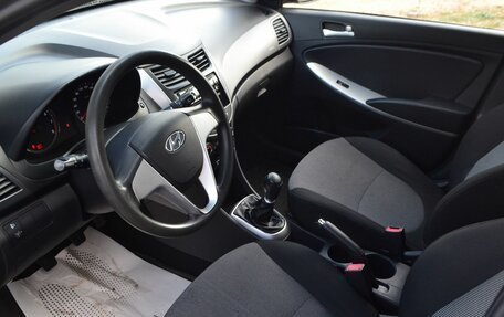 Hyundai Solaris II рестайлинг, 2011 год, 820 000 рублей, 12 фотография