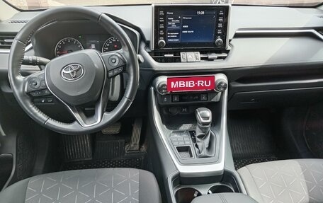 Toyota RAV4, 2020 год, 3 900 000 рублей, 6 фотография