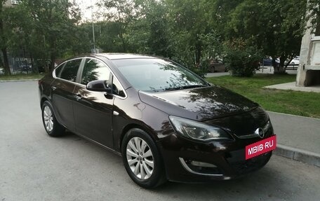 Opel Astra J, 2013 год, 600 000 рублей, 3 фотография