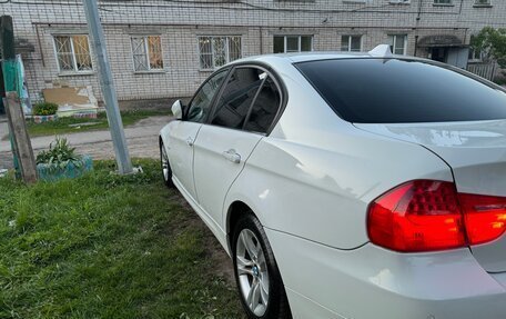 BMW 3 серия, 2011 год, 1 000 000 рублей, 3 фотография