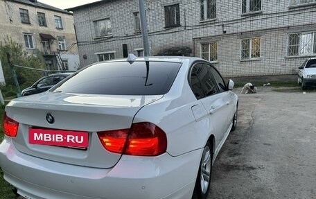 BMW 3 серия, 2011 год, 1 000 000 рублей, 4 фотография