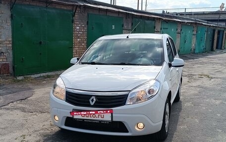 Renault Sandero I, 2013 год, 740 000 рублей, 2 фотография