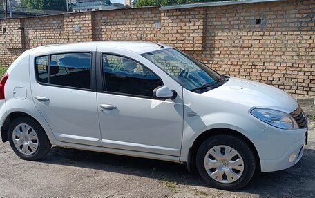 Renault Sandero I, 2013 год, 740 000 рублей, 3 фотография