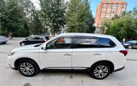 Mitsubishi Outlander III рестайлинг 3, 2015 год, 2 490 000 рублей, 6 фотография