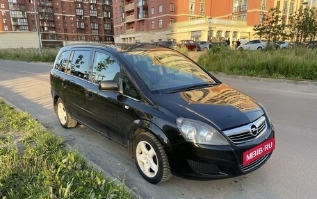 Opel Zafira B, 2011 год, 890 000 рублей, 3 фотография