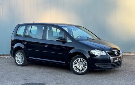 Volkswagen Touran III, 2009 год, 625 000 рублей, 3 фотография