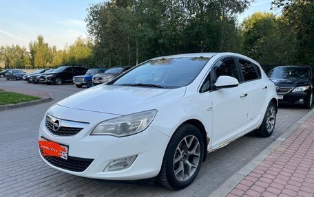 Opel Astra J, 2011 год, 630 000 рублей, 1 фотография