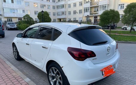 Opel Astra J, 2011 год, 630 000 рублей, 7 фотография