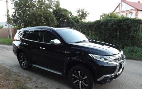 Mitsubishi Pajero Sport III рестайлинг, 2017 год, 2 750 000 рублей, 3 фотография