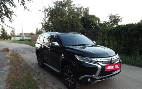 Mitsubishi Pajero Sport III рестайлинг, 2017 год, 2 750 000 рублей, 2 фотография