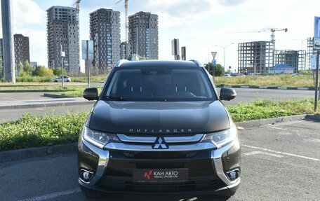 Mitsubishi Outlander III рестайлинг 3, 2018 год, 3 150 800 рублей, 3 фотография