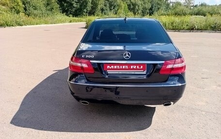 Mercedes-Benz E-Класс, 2010 год, 1 750 000 рублей, 4 фотография