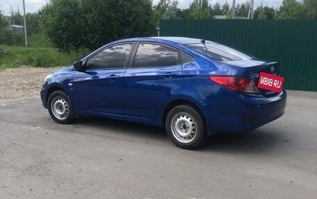 Hyundai Solaris II рестайлинг, 2011 год, 650 000 рублей, 3 фотография