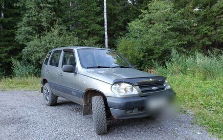 Chevrolet Niva I рестайлинг, 2004 год, 300 000 рублей, 2 фотография