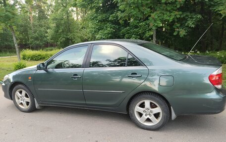 Toyota Camry V40, 2005 год, 550 000 рублей, 2 фотография