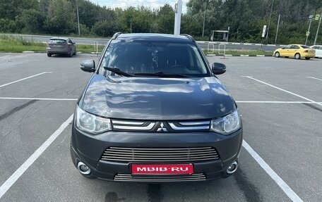 Mitsubishi Outlander III рестайлинг 3, 2013 год, 1 426 000 рублей, 1 фотография