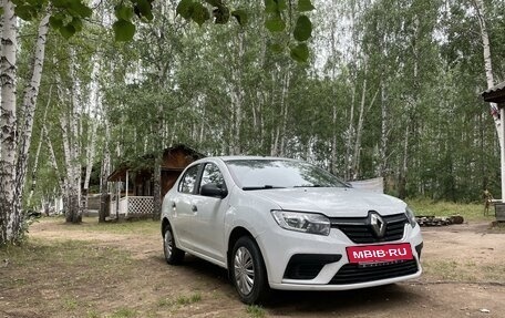 Renault Logan II, 2018 год, 870 000 рублей, 2 фотография