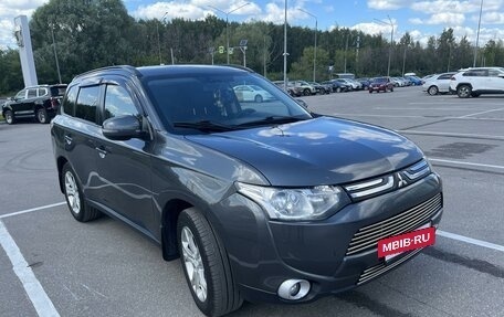 Mitsubishi Outlander III рестайлинг 3, 2013 год, 1 426 000 рублей, 2 фотография