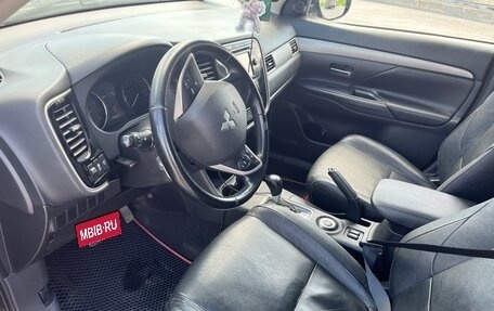 Mitsubishi Outlander III рестайлинг 3, 2013 год, 1 426 000 рублей, 6 фотография