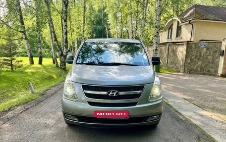 Hyundai Grand Starex Grand Starex I рестайлинг 2, 2010 год, 1 700 000 рублей, 3 фотография