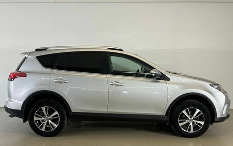 Toyota RAV4, 2017 год, 2 485 000 рублей, 8 фотография