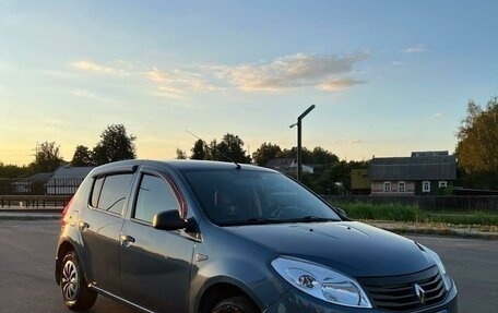 Renault Sandero I, 2013 год, 785 000 рублей, 2 фотография