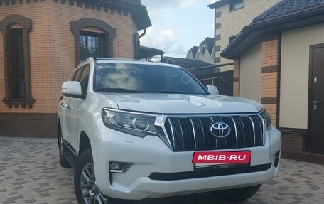 Toyota Land Cruiser Prado 150 рестайлинг 2, 2022 год, 4 998 000 рублей, 2 фотография