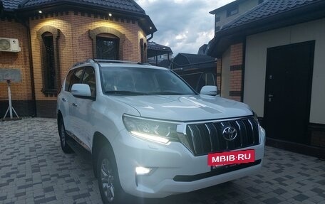 Toyota Land Cruiser Prado 150 рестайлинг 2, 2022 год, 4 998 000 рублей, 4 фотография