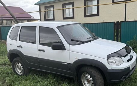 Chevrolet Niva I рестайлинг, 2014 год, 430 000 рублей, 3 фотография